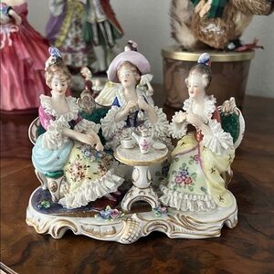 Elegant Porcelain Figurine Trio - Multicolor